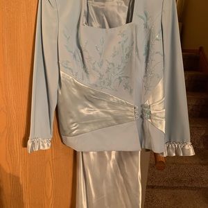 Beautiful light blue 2pc Solini of with sequins